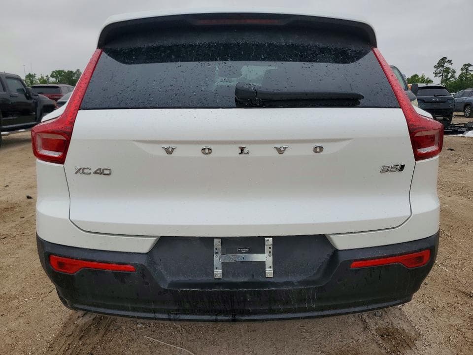 2026 VOLVO XC40 PLUS PLUS 7
