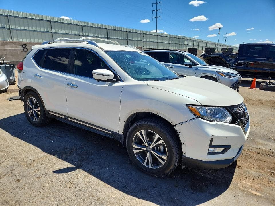 2017 NISSAN ROGUE SL 4