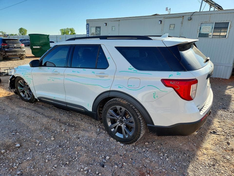 2021 FORD EXPLORER XLT 2