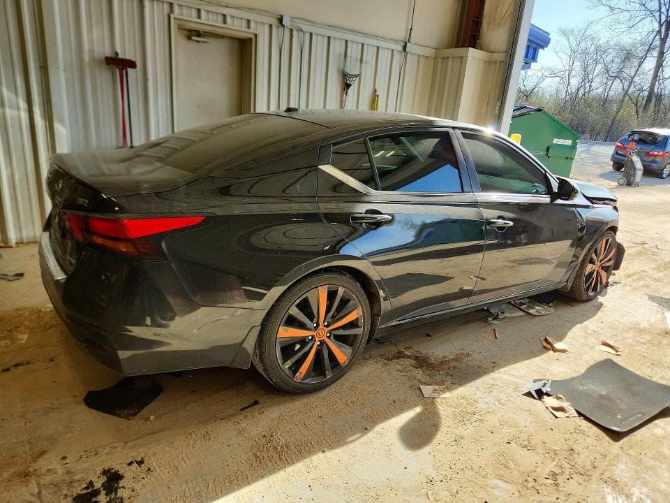 2022 NISSAN ALTIMA SR 3