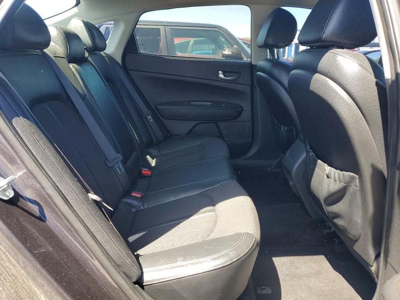 2018 KIA OPTIMA S 10