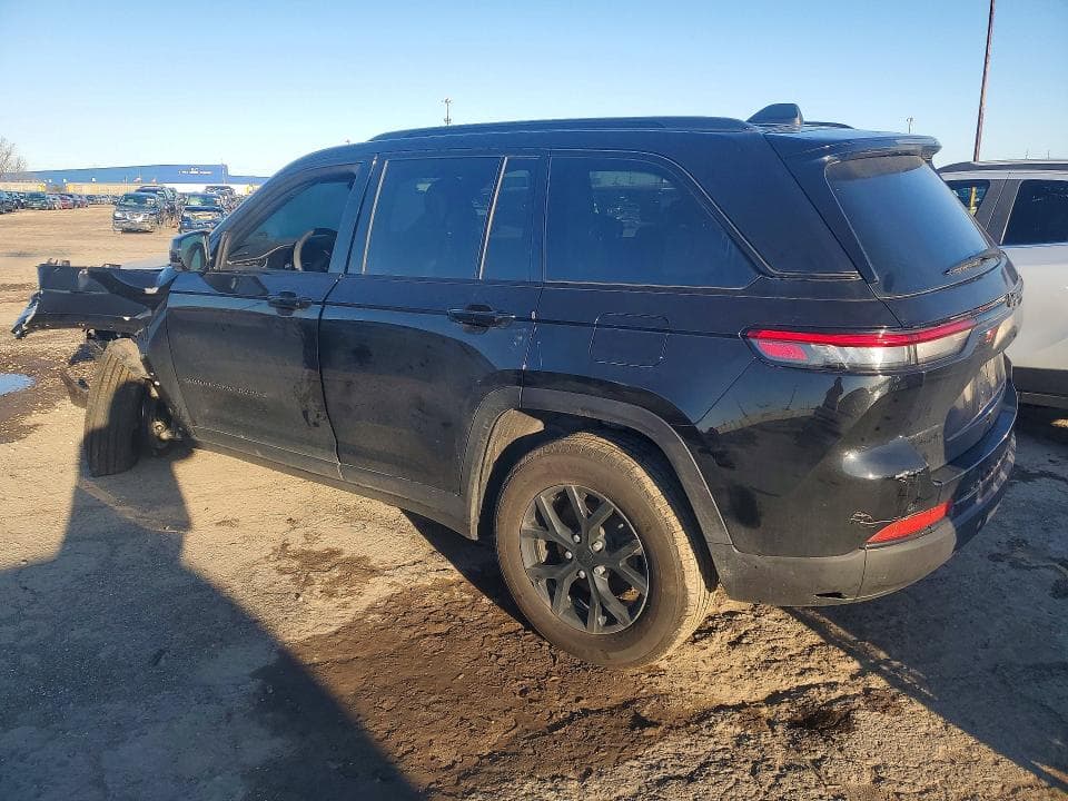 2024 JEEP GRAND CHEROKEE LAREDO 2