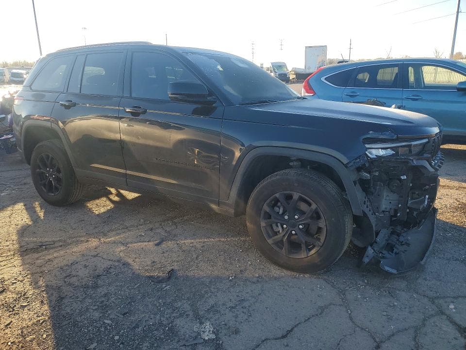2024 JEEP GRAND CHEROKEE LAREDO 4