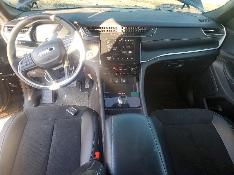 2024 JEEP GRAND CHEROKEE LAREDO 8