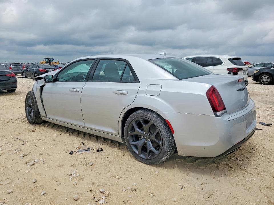 2020 CHRYSLER 300 TOURING 2