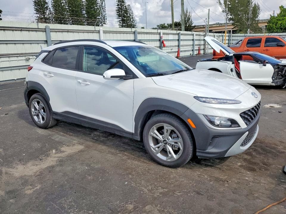2023 HYUNDAI KONA SEL 4
