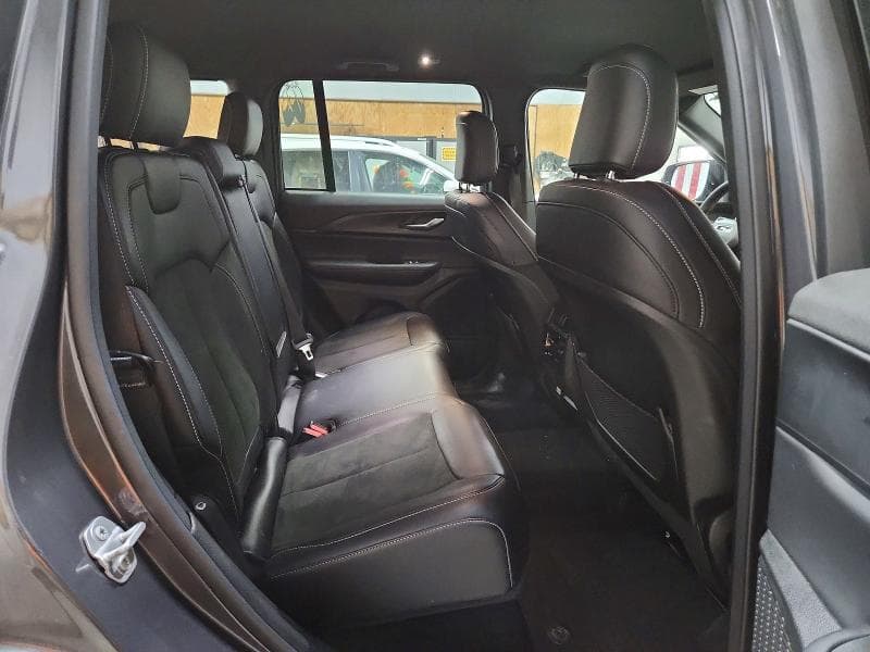 2025 JEEP GRAND CHEROKEE LAREDO 11