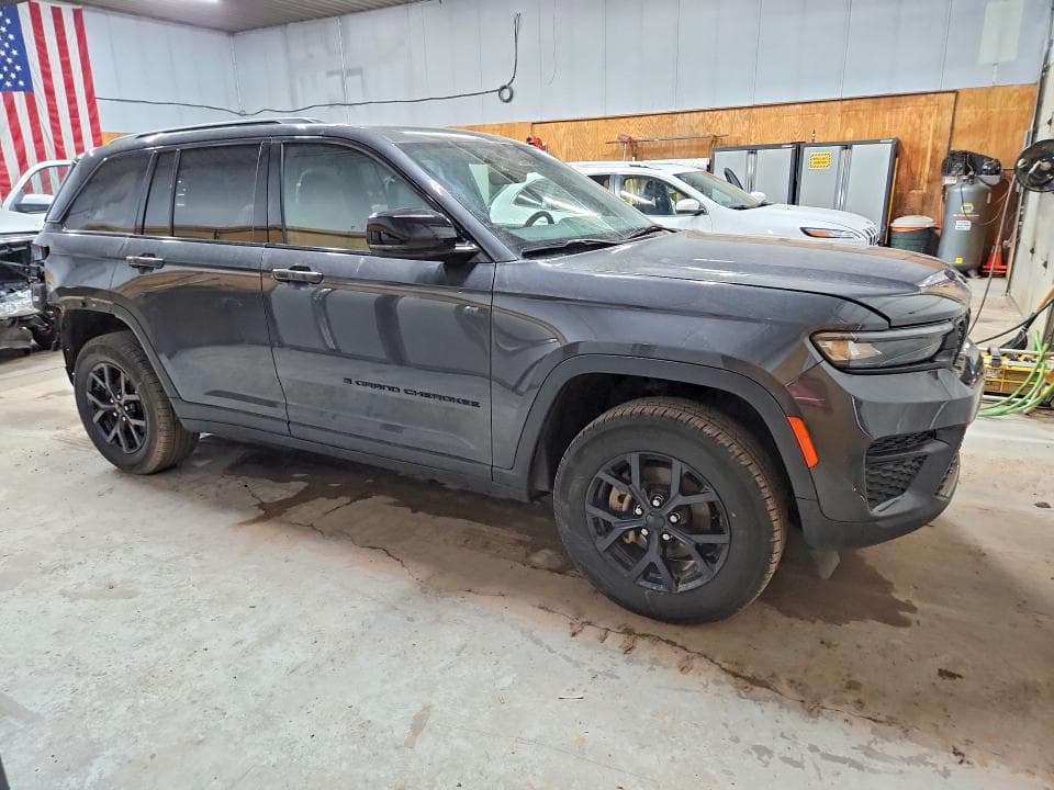 2025 JEEP GRAND CHEROKEE LAREDO 4