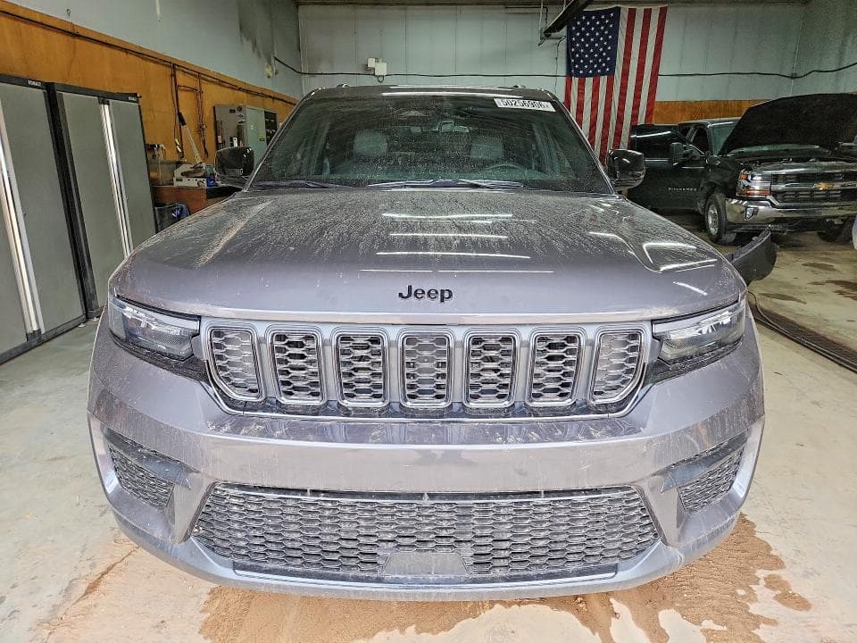 2025 JEEP GRAND CHEROKEE LAREDO 5