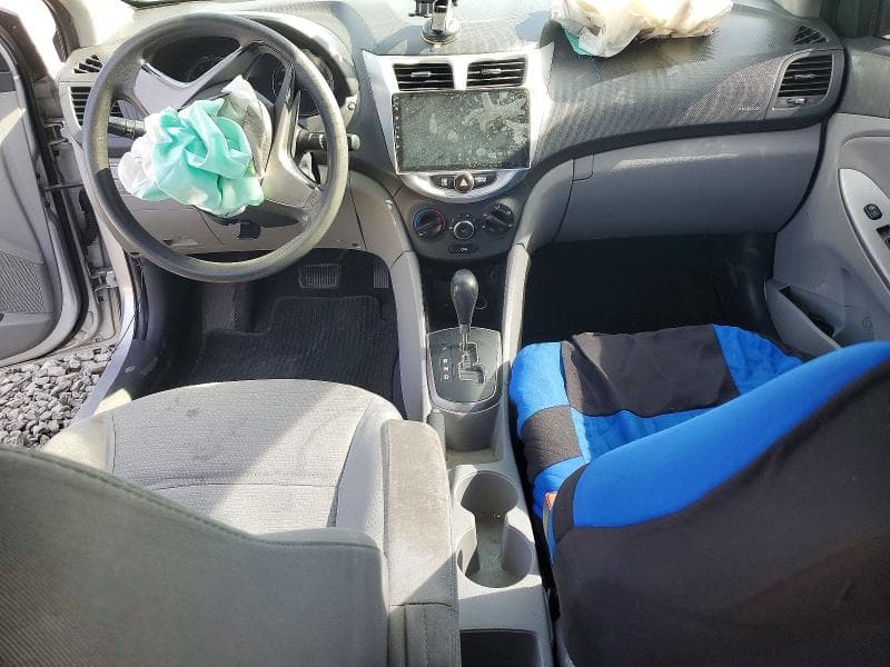 2016 HYUNDAI ACCENT SE 8