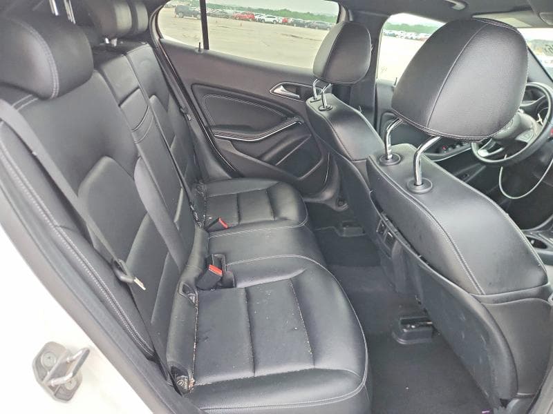 2020 MERCEDES-BENZ GLA 250 4MATIC 11