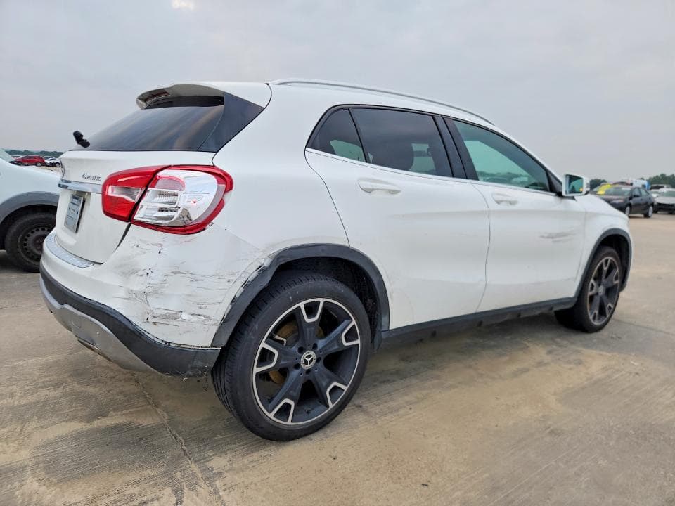 2020 MERCEDES-BENZ GLA 250 4MATIC 3