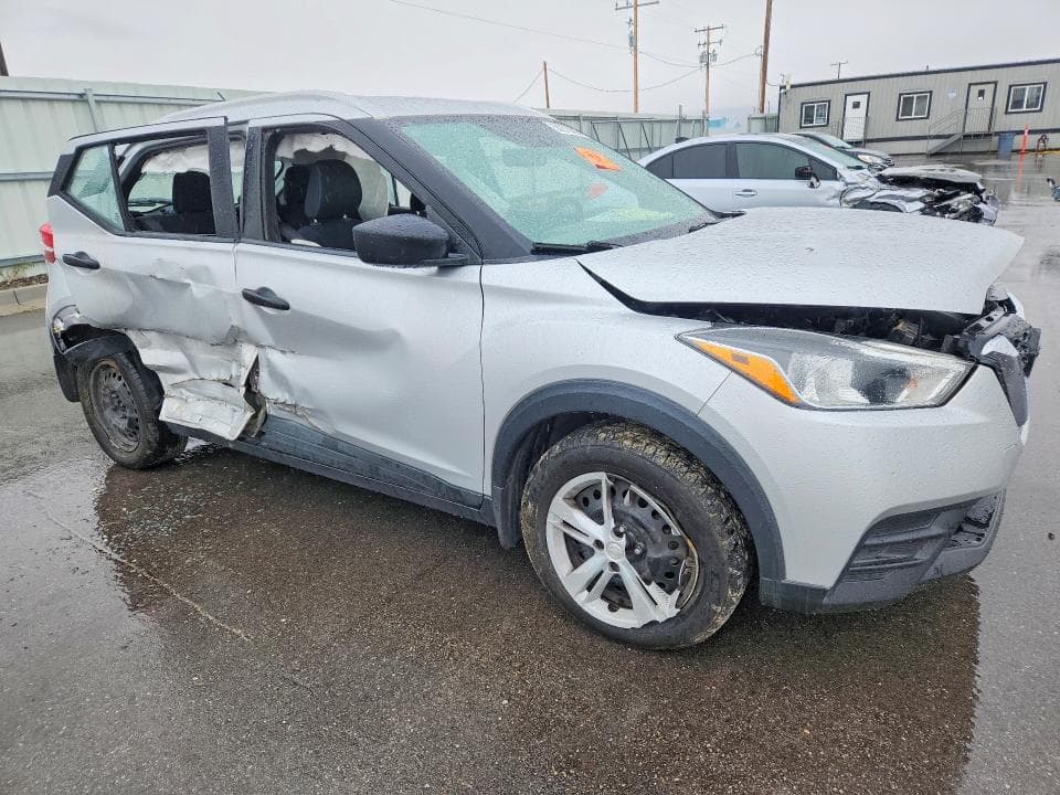 2018 NISSAN KICKS S S 4