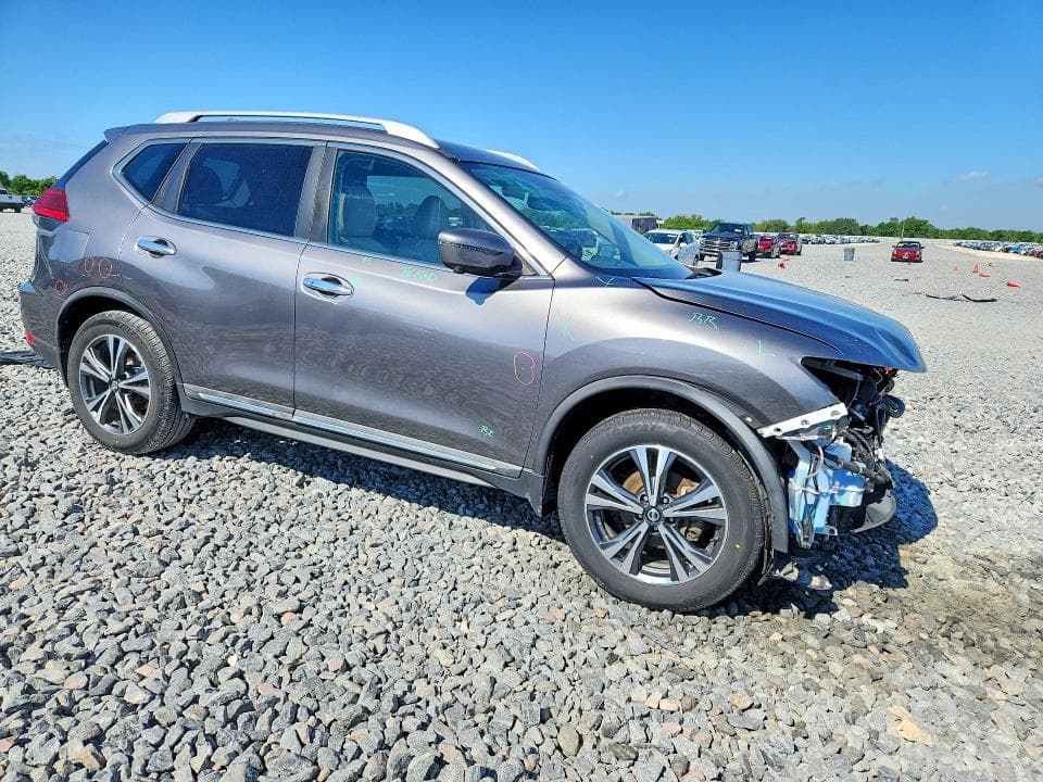 2017 NISSAN ROGUE SL 4