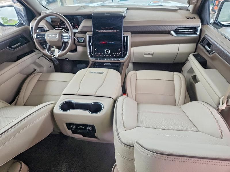 2025 GMC YUKON XL DENALI 8