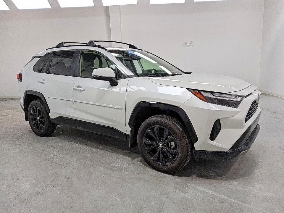 2025 TOYOTA RAV4 HYBRID SE 4