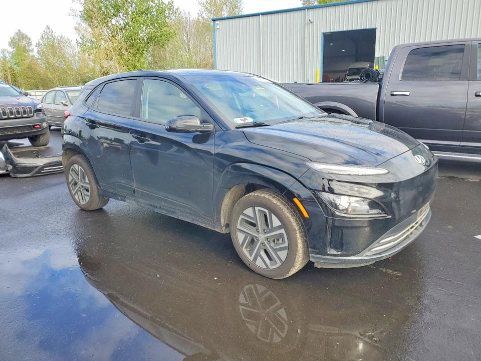 2023 HYUNDAI KONA SE SE 4
