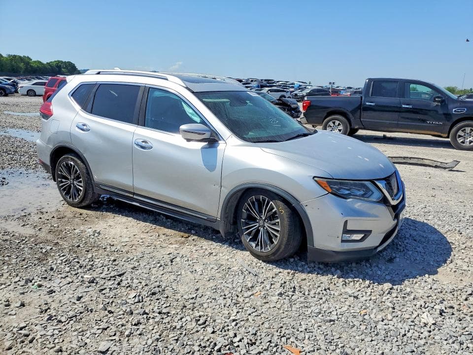 2017 NISSAN ROGUE SL 4