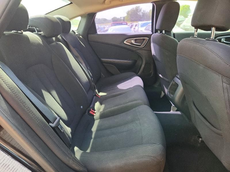 2016 CHRYSLER 200 LIMITED 10