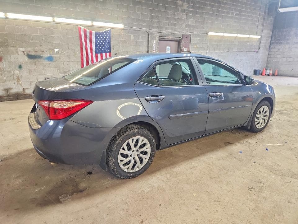 2018 TOYOTA COROLLA LE 3