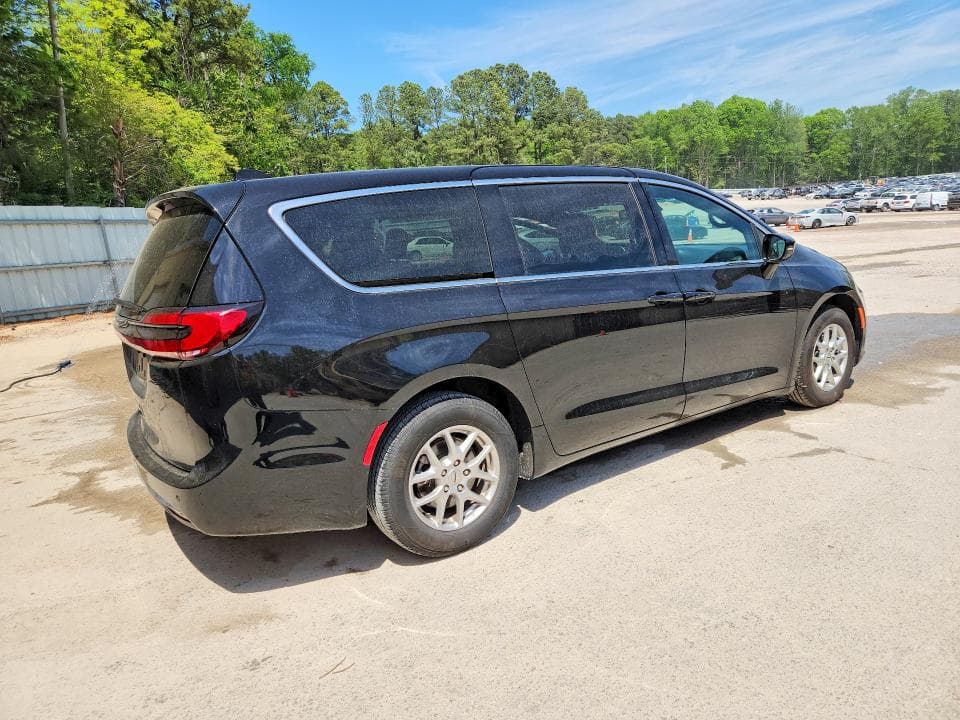2025 CHRYSLER PACIFICA SELECT 3