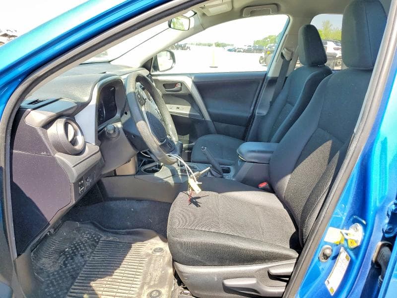 2018 TOYOTA RAV4 LE 7