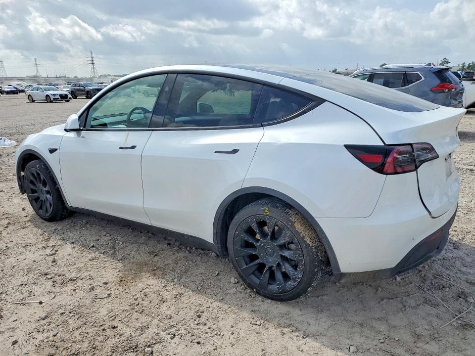 2024 TESLA MODEL Y 2