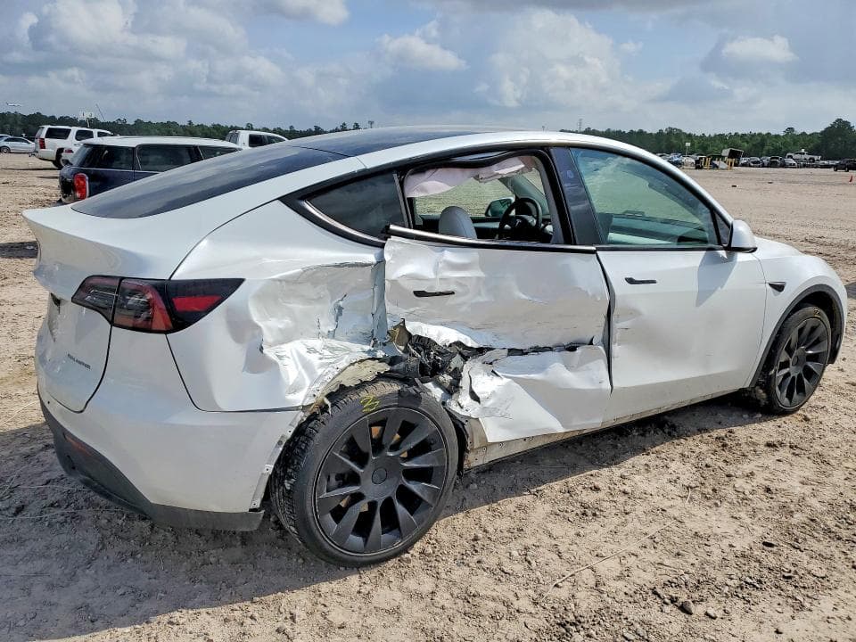 2024 TESLA MODEL Y 3