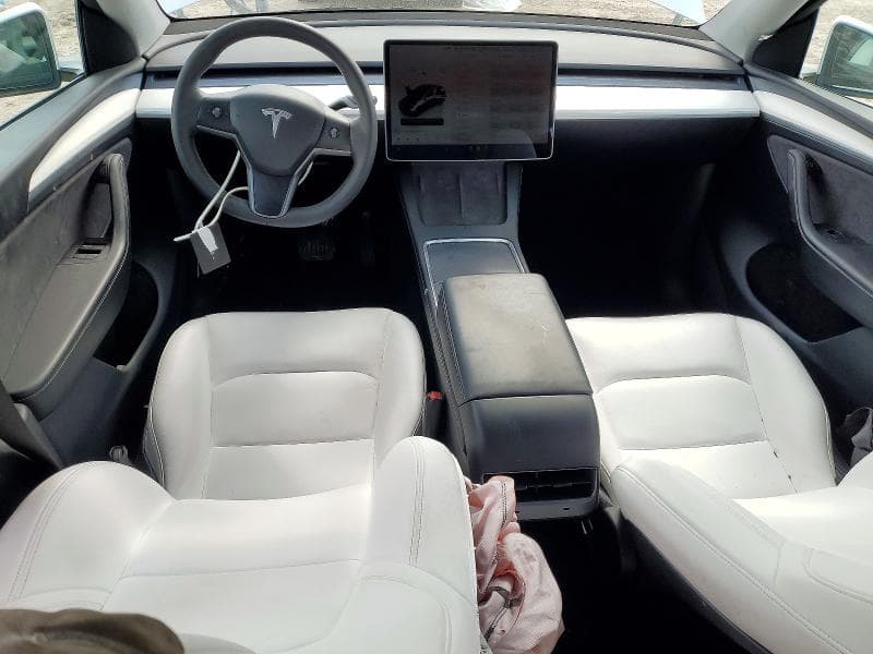 2024 TESLA MODEL Y 8