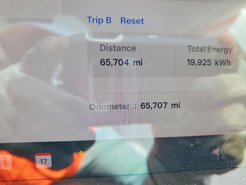 2024 TESLA MODEL Y 9