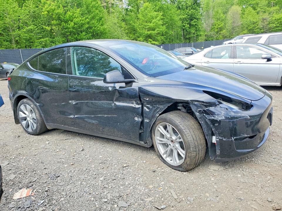2023 TESLA MODEL Y 4