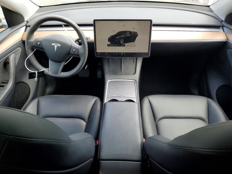 2023 TESLA MODEL Y 8