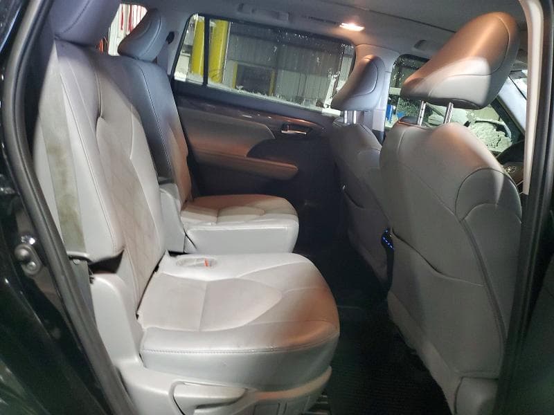 2021 TOYOTA HIGHLANDER PLATINUM 11