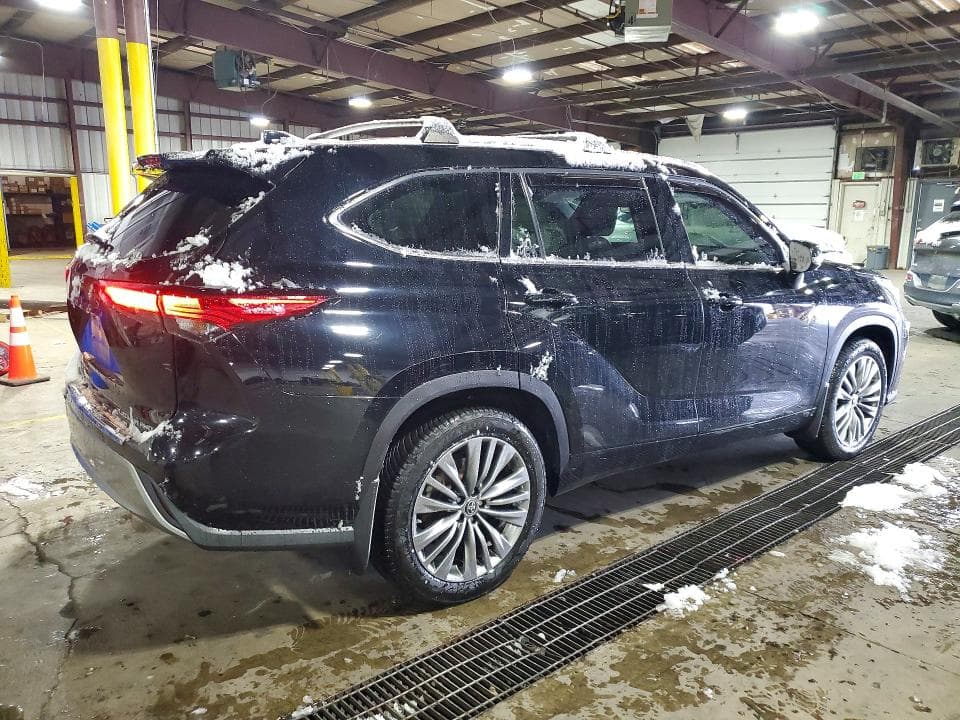2021 TOYOTA HIGHLANDER PLATINUM 3