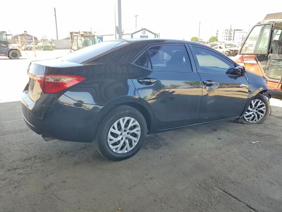 2018 TOYOTA COROLLA LE 3
