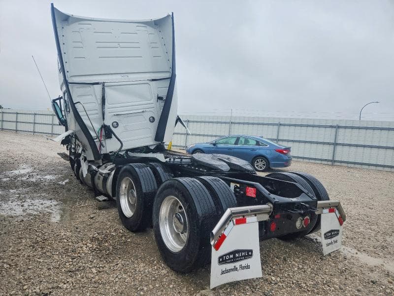 2025 VOLVO VN VNL 3