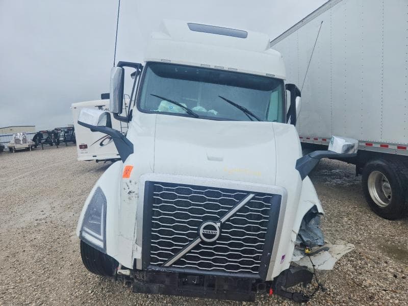 2025 VOLVO VN VNL 7