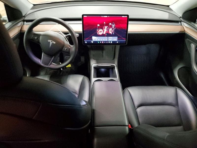 2023 TESLA MODEL Y 8