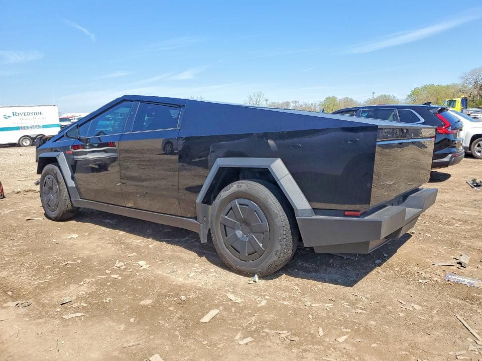 2024 TESLA CYBERTRUCK 2