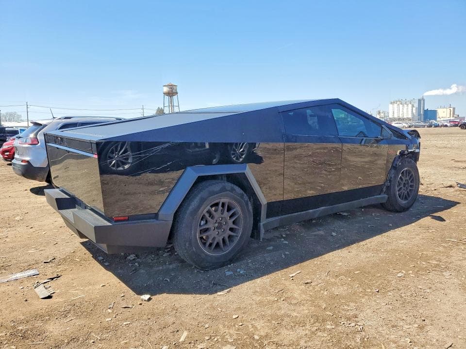 2024 TESLA CYBERTRUCK 3