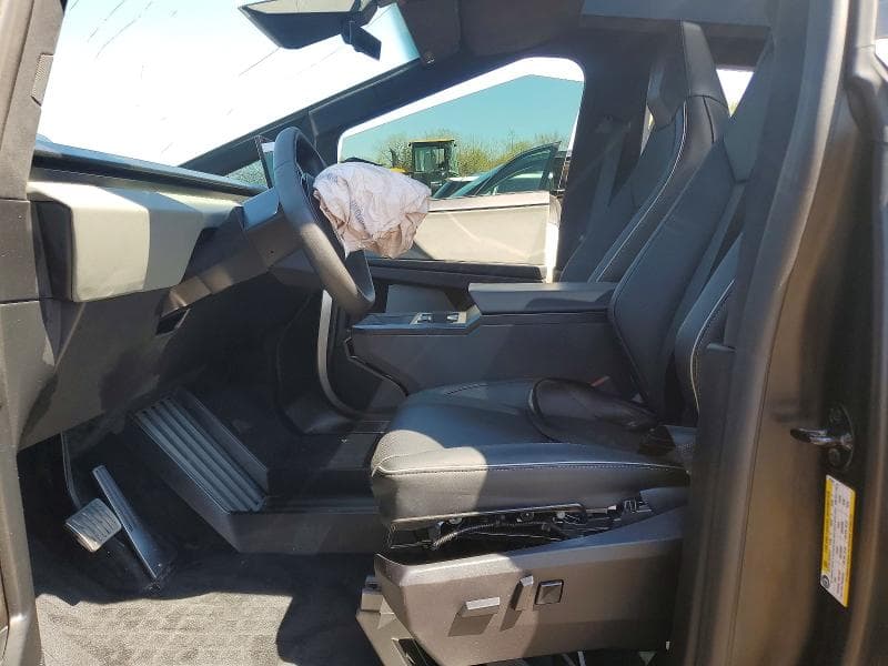 2024 TESLA CYBERTRUCK 7