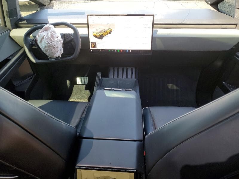 2024 TESLA CYBERTRUCK 8