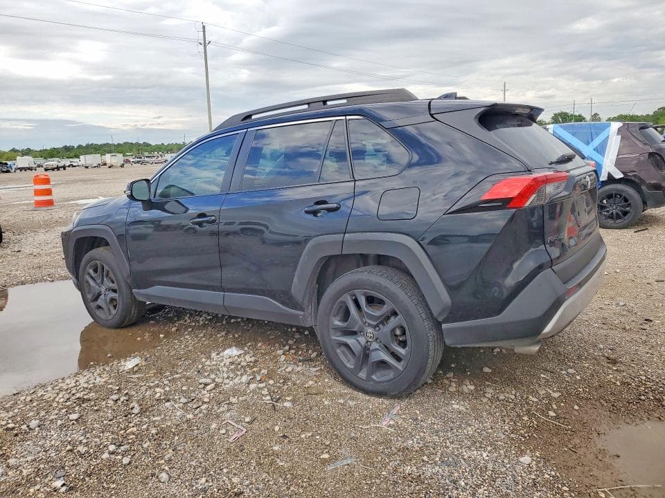 2022 TOYOTA RAV4 ADVENTURE 2