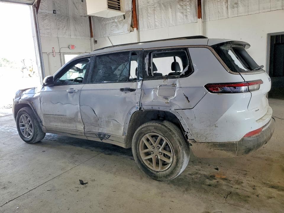2023 JEEP GRAND CHEROKEE L LAREDO 2