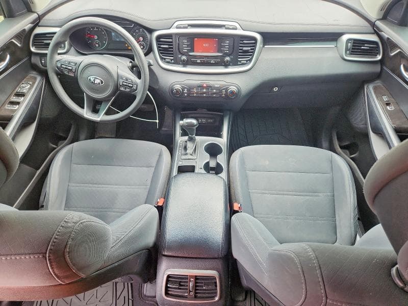 2017 KIA SORENTO LX V6 8