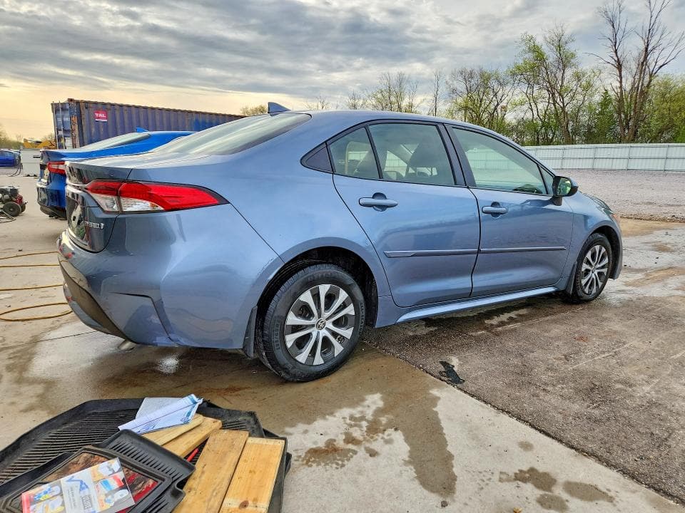 2022 TOYOTA COROLLA LE 3