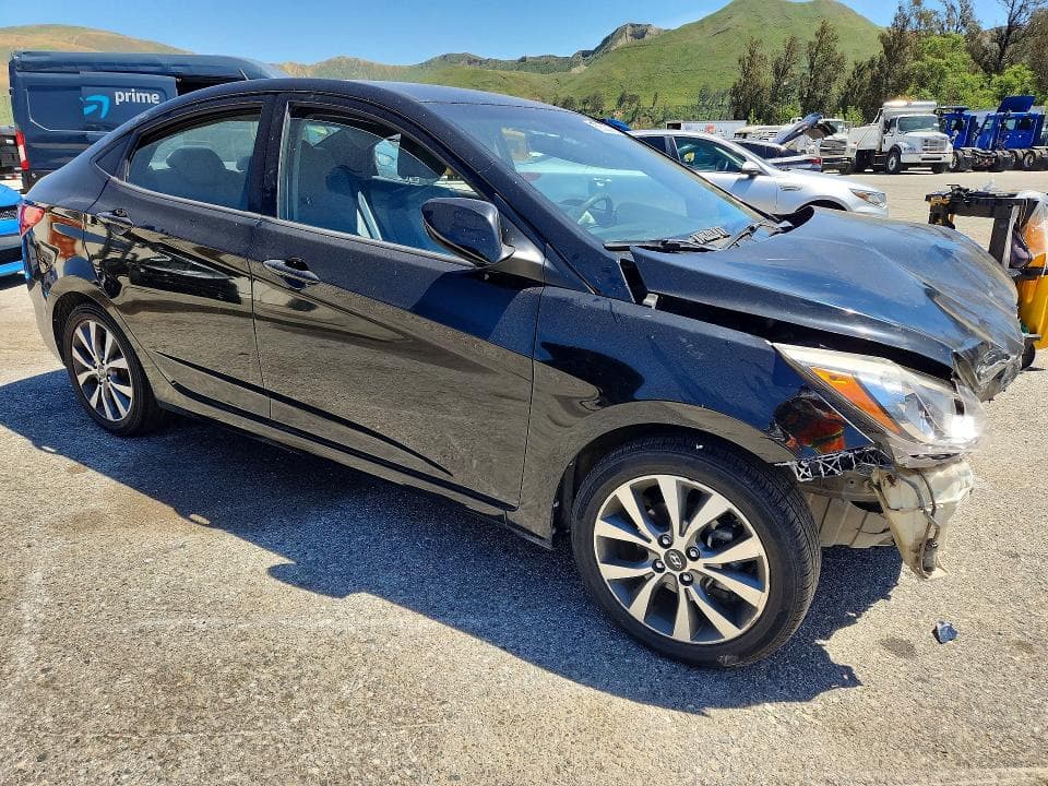 2017 HYUNDAI ACCENT SE 4