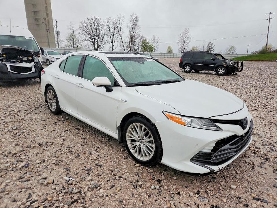 2018 TOYOTA CAMRY HYBRID XLE 4