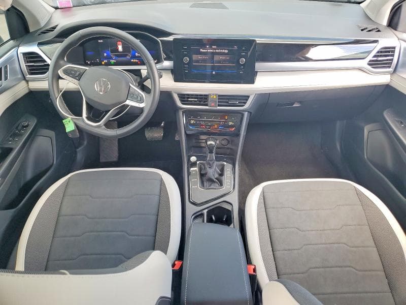 2025 VOLKSWAGEN TAOS SE 8