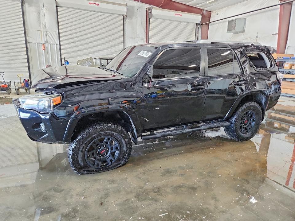 2018 TOYOTA 4RUNNER SR5 - 1